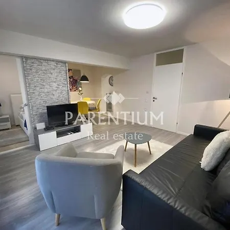 Apartment Ronaldo *